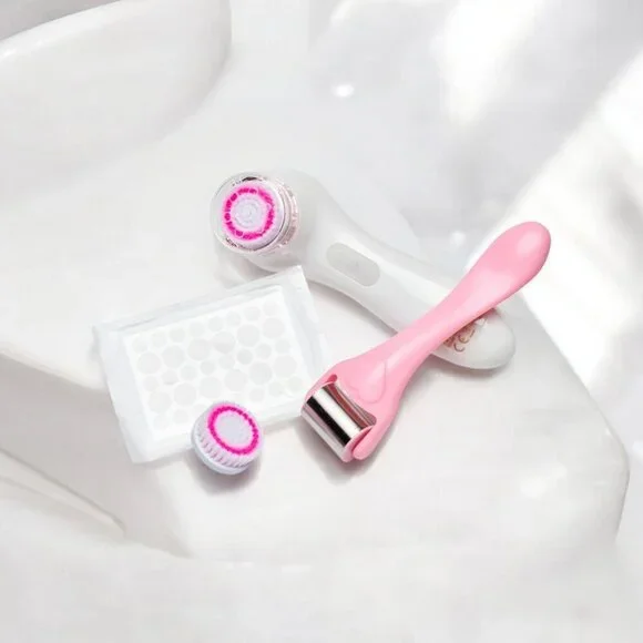 Catherine Malandrino ✦ Facial Set ✦ Cleansing Brush Ice Roller & Acne Dot NWT - Picture 1 of 9